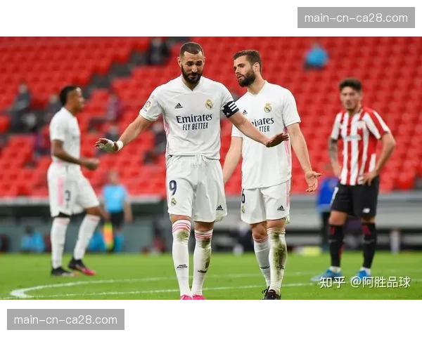 比利亚雷亚尔vs皇马实时:巴尔韦德世界波破门,客队2-1反超 比利亚雷亚尔vs皇马实时:巴尔韦德世界波破门,客队2-1反超