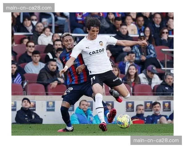 评论：面对密集防守，西甲中下游球队是否过于依赖低效传中？